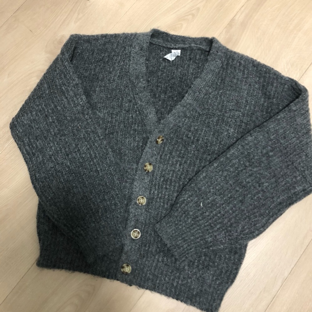 BRAND NEW Cardigan